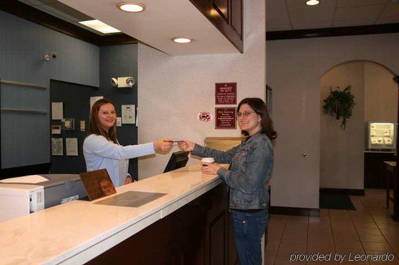Hampton Inn Roxboro Interno foto