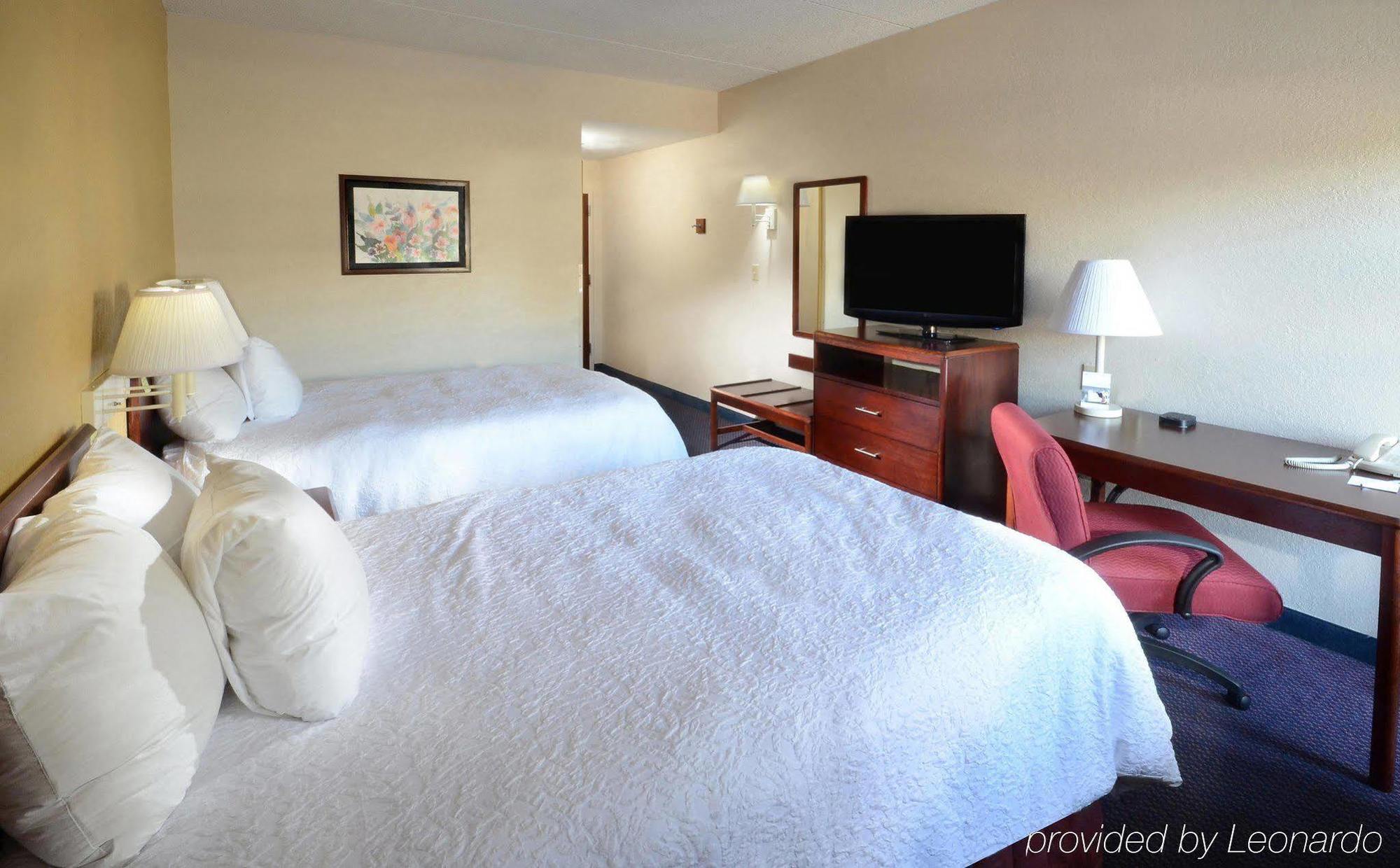 Hampton Inn Roxboro Esterno foto